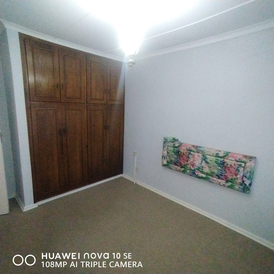 To Let 4 Bedroom Property for Rent in Bergsig Free State